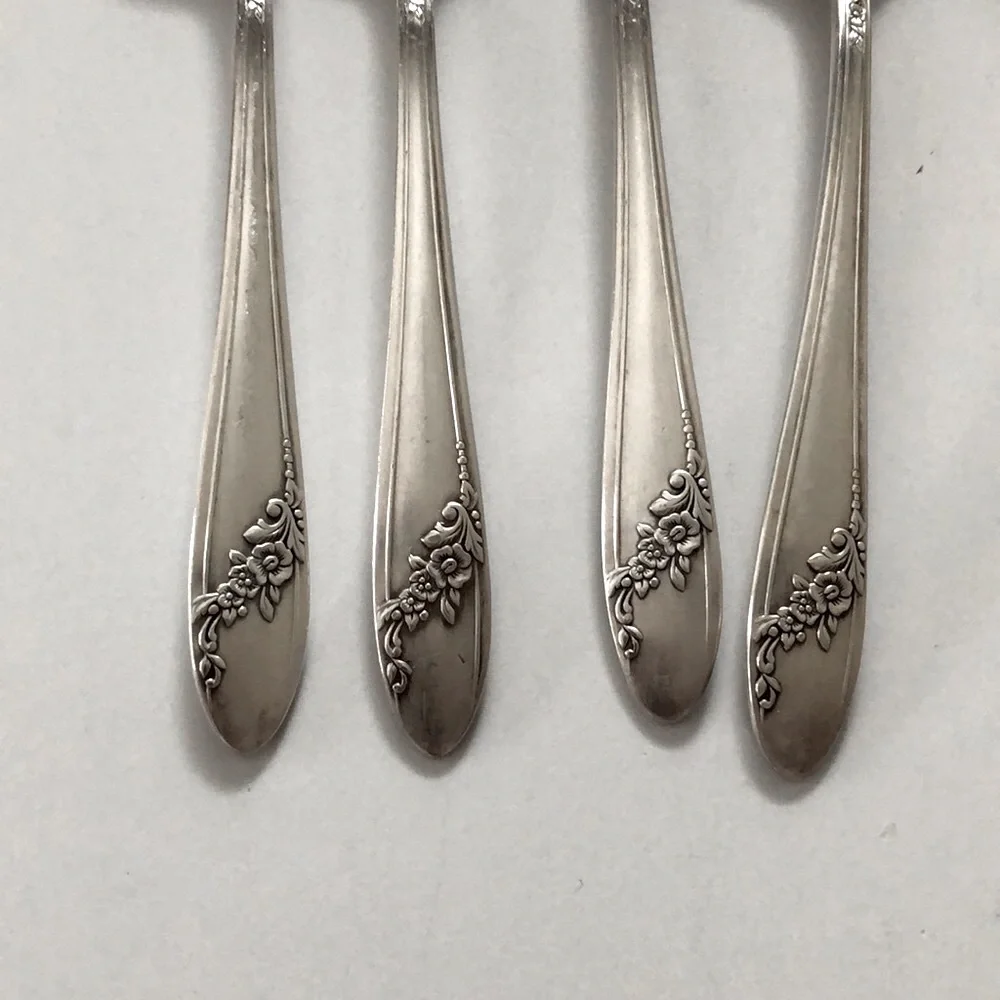 Tudor Plate Oneida Community Queen Bess II Silver Plate teaspoons Set of 4